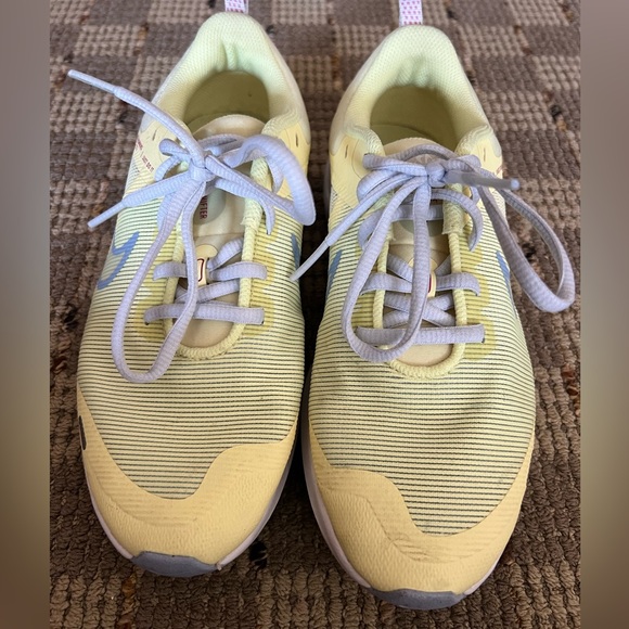 Nike running shoes - Picture 3 of 4